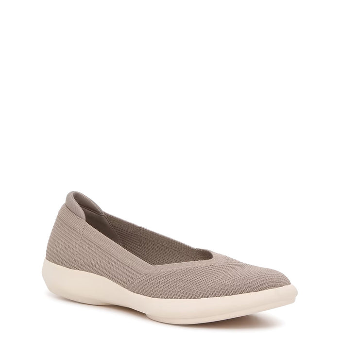 Kelly & Katie Women's Averna Slip-on Sneaker