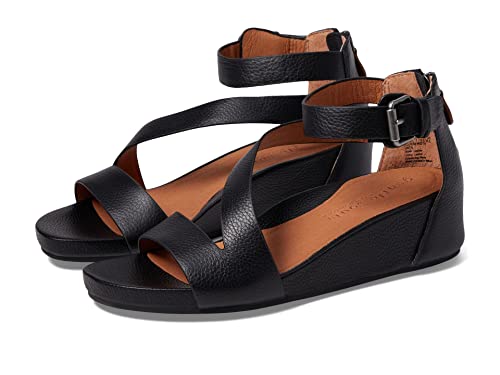 Gentle Souls by Kenneth Cole Women's Gwen Wedge Sandal